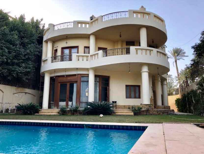 Villas For With Swimming Pool Sale in Cairo 550m² 